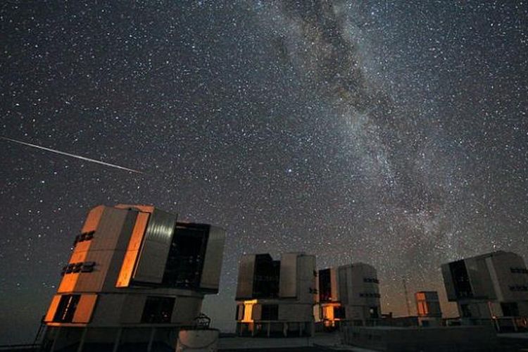 Hujan meteor Perseid diamati dari fasilitas penelitian European Southern Observatory pada tahun 2010.