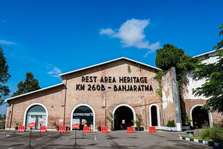  Rest Area KM 260B Banjaratma, Brebes, Jawa Tengah, Jumat (15/7/2022).