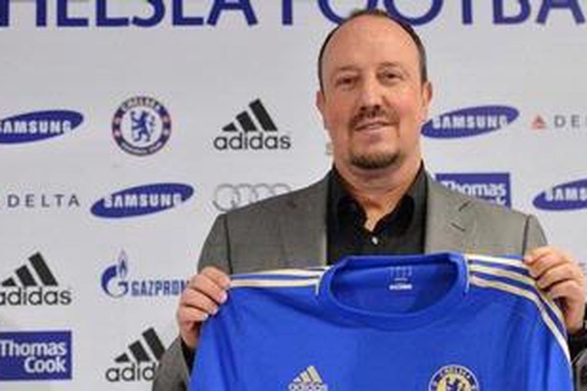 Rafael Benitez diperkenalkan sebagai pelatih Chelsea pada konferensi pers, di Stamford Bridge, Kamis (22/11/2012). 