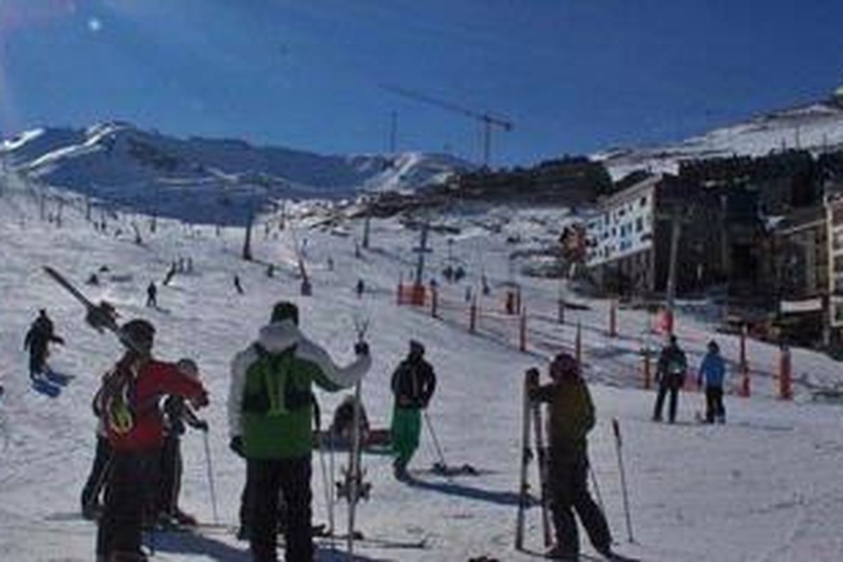 Pas de la Casa kawasan wisata ski paling timur di wilayah Andorra