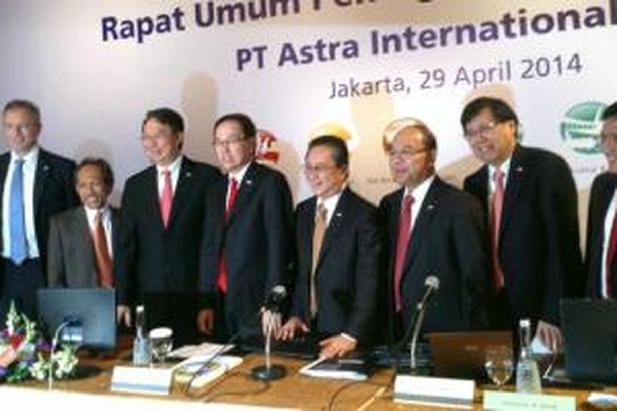 Jajaran direksi Grup Astra saat RUPST 2014.