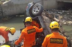 Sedan Starlet Milik Pemudik Masuk Parit di Tol Pemalang, 2 Tewas