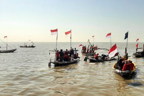 Sambut Kemerdekaan RI, Nelayan Surabaya Upacara di Tengah Laut