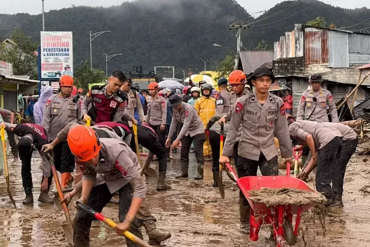 Jalur Padang-Solok Kembali Bisa Dilalui Setelah Tertutup Banjir Bandang, Diberlakukan Buka-Tutup