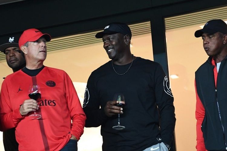 Legenda basket Amerika Serikat, Michael Jordan, menghadiri laga Paris Saint-Germain vs Reims di Stadion Parc des Princes pada 26 September 2018.