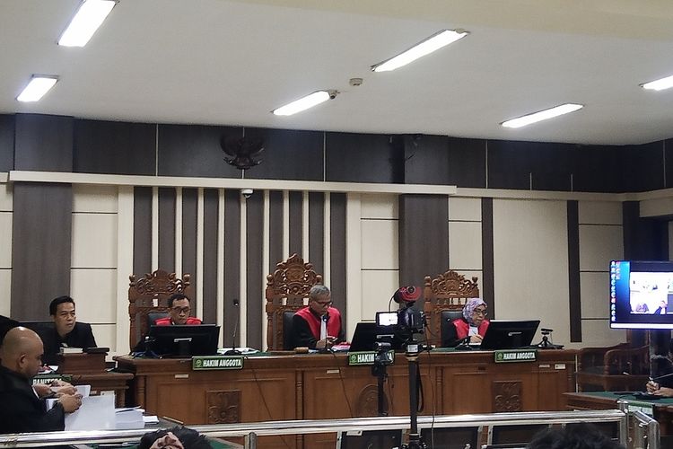 Terdakwa Suap Proyek Meja Kursi Disdik Kota Semarang Dituntut 2 Tahun Penjara
