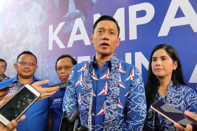Ketua Umum Partai Demokrat Agus Harimurti Yudhoyono (AHY) berkampanye di Cirebon, Jawa Barat, Senin (8/1/2024).