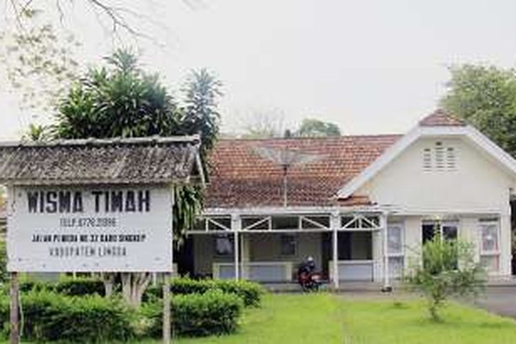 Bangunan peninggalan PT Timah di Lingga, Kepulauan Riau. PT Timah Tbk hengkang dari Pulau Singkep, Lingga pada 1992 dan meninggalkan banyak aset di sana. Kepergian PT Timah membuat Singkep kehilangan motor perekonomian. Dampaknya, pulau itu lambat berkembang.