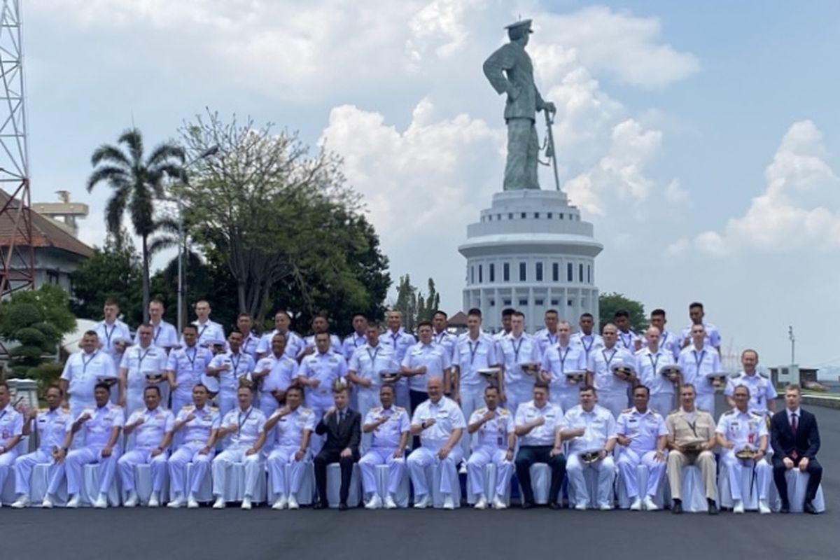 TNI AL saat bersama Russian Navy di Koarmada II Surabaya, Senin (4/11/2024).