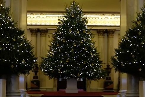 Mengintip Dekorasi Natal di Buckingham Palace