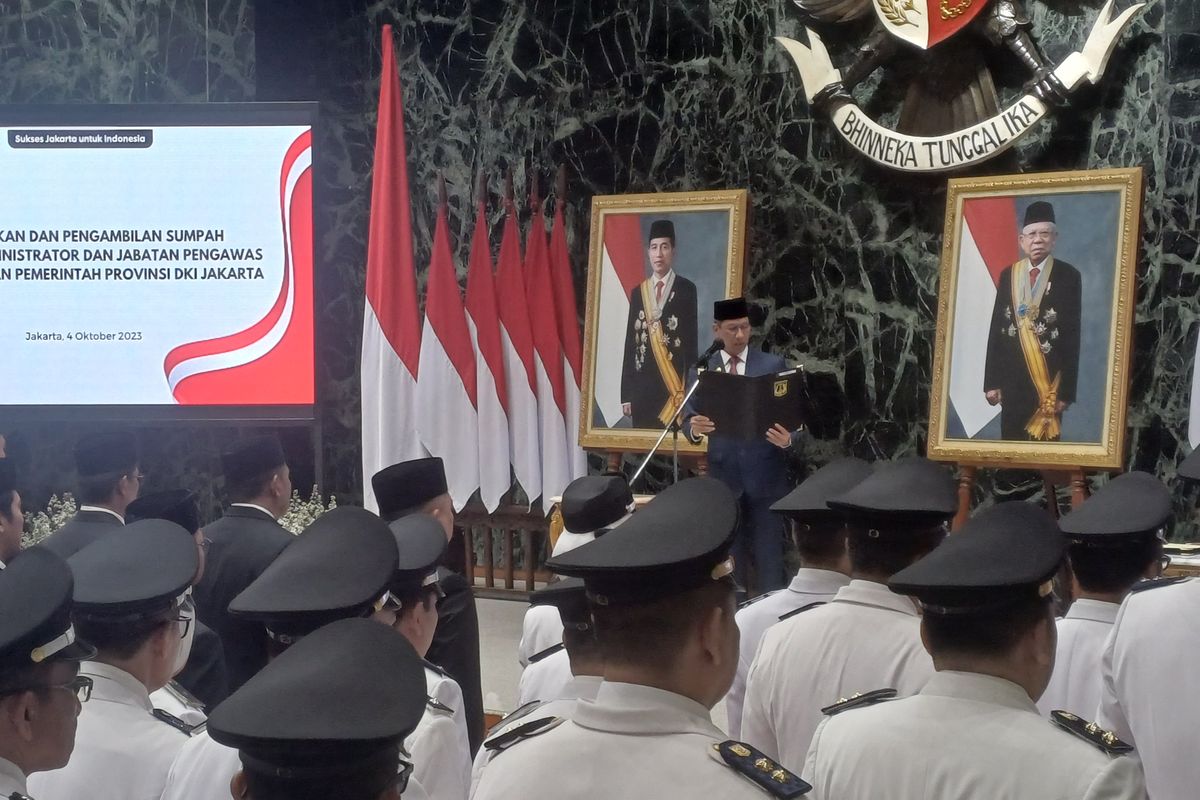 Pj Gubernur DKI Jakarta Heru Budi Hartono melantik aparatur sipil negara (ASN) eselon 3 dan 4 pada Rabu (4/10/2023) di Balai Kota DKI Jakarta.