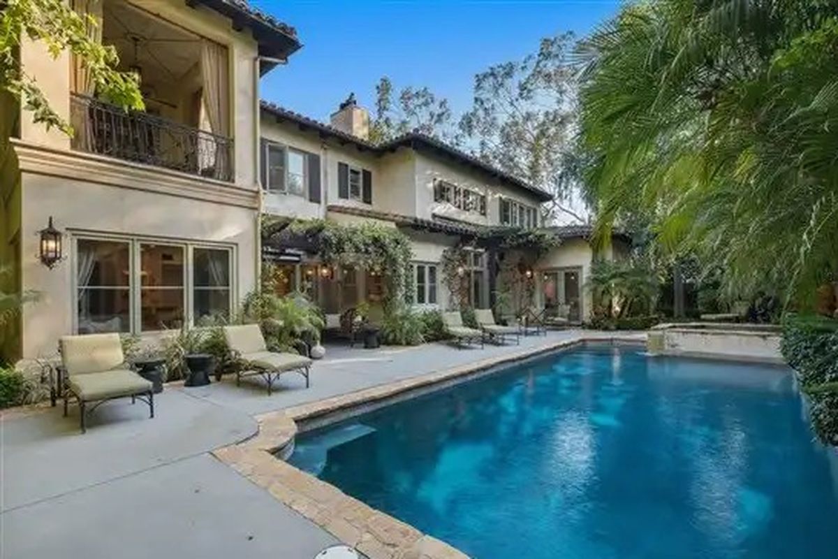 Isi bekas rumah Britney Spears yang berlokasi di Beverly Hills.