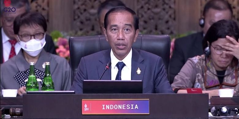 Presiden Joko Widodo (Jokowi) saat membuka Sesi Kedua KTT G20 di Bali, Selasa (15/11/2022).