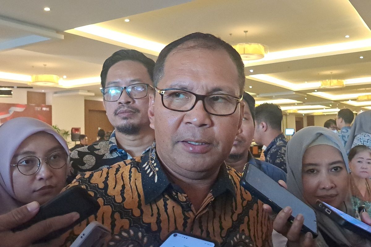 Wali Kota Makassar Mohammad Ramdhan Pomanto saat memberikan tanggapan kepada awak media terkait pemeriksaan dirinya di Kejati Sulsel di Hotel Four Point Makassar, Kamis (13/4/2023)