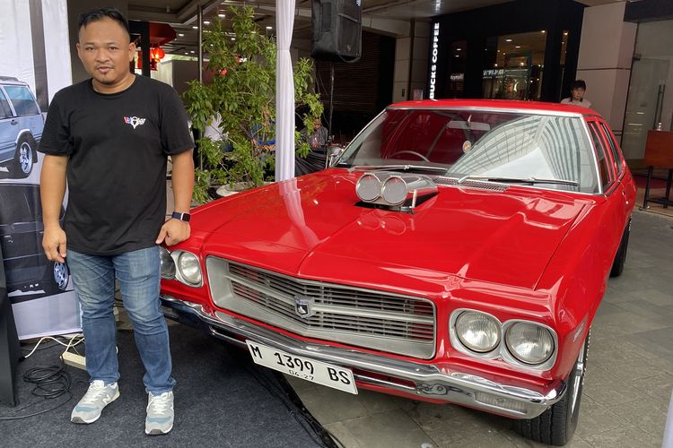 Dicky Ghustama pemilik mobil Holden Premier HQ