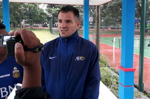 Simon McMenemy Tertarik dan Penasaran dengan Gaya Melatih Luis Milla