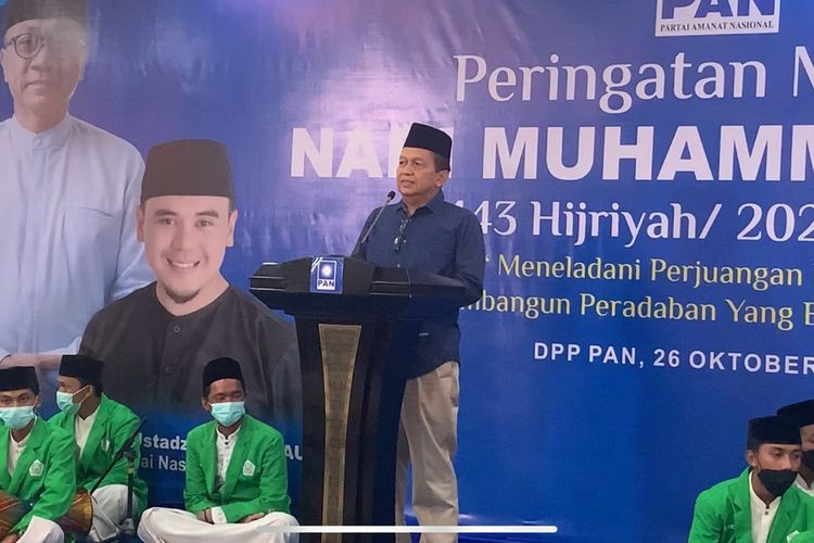 Ketua Dewan Kehormatan Partai Amanat Nasional (PAN) Soetrisno Bachir saat peringatan Maulid Nabi Muhammad SAW di Kantor DPP PAN, Mampang Jakarta, Selasa (26/10/2021).