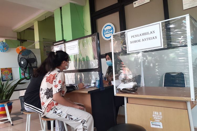 Orang Tua Murid mengadu akan permasalahan PPDB DKI Jakarta, Selasa (8/6/2021).