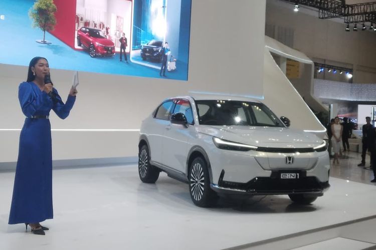 Honda e:N1 atau kerap dijuluki HR-V listrik melantai di GIIAS 2024, 18-28 Juli 2024.