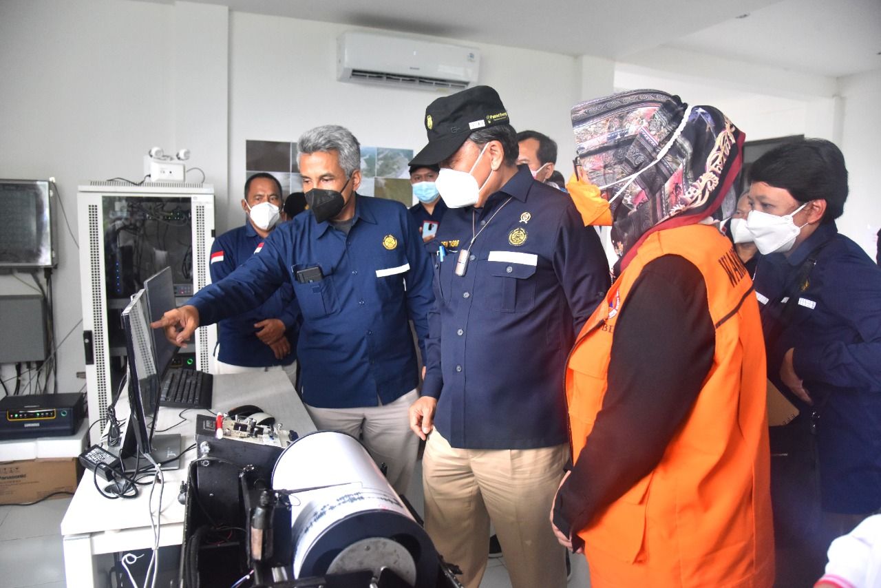 Menteri ESDM Bakal Tambah Kamera Termal di Pos Pengamatan Gunung Semeru