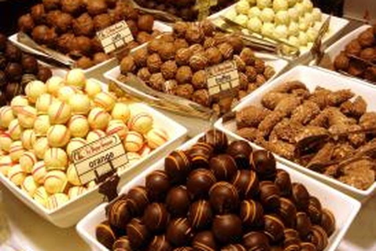 ILUSTRASI - Aneka cokelat dijual di sebuah toko cokelat di Belgia.