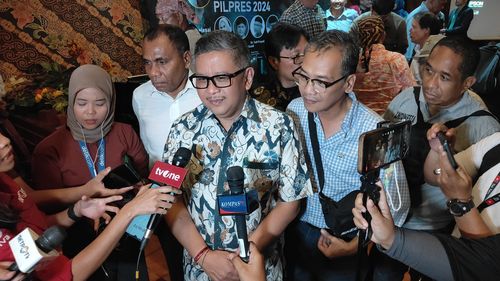 Sebut Megawati Bersedia Datang di Sidang MK, Sekjen PDI-P: Masa, Pak Jokowi Enggak Mau Hadir?