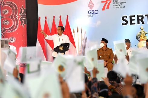 Jokowi Bagikan 3.000 Sertifikat Tanah untuk 4 Daerah di Jatim, Ini Rinciannya