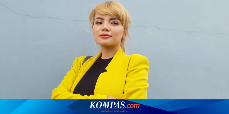 Dinar Candy Ditangkap, Sang Adik Syok dan Menangis - Vimarsana News