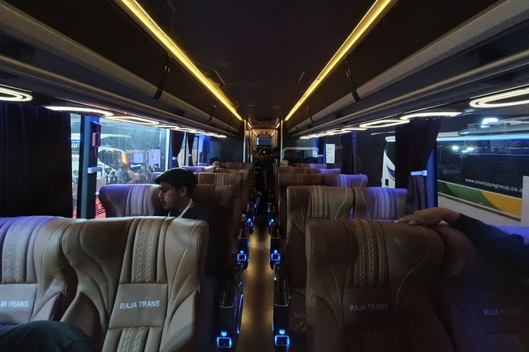 Bus baru Skylander R22 facelift Aero 9 Fusion punya PO Raja Trans