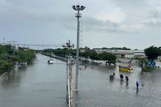 Banjir di Kaligawe Semarang Bikin Kemacetan, Ketinggian Mencapai Satu Meter