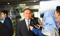 Wakil Ketua DPR Sebut Wacana Kemenkominfo Sensor Konten Platform OTT Perlu Dikaji