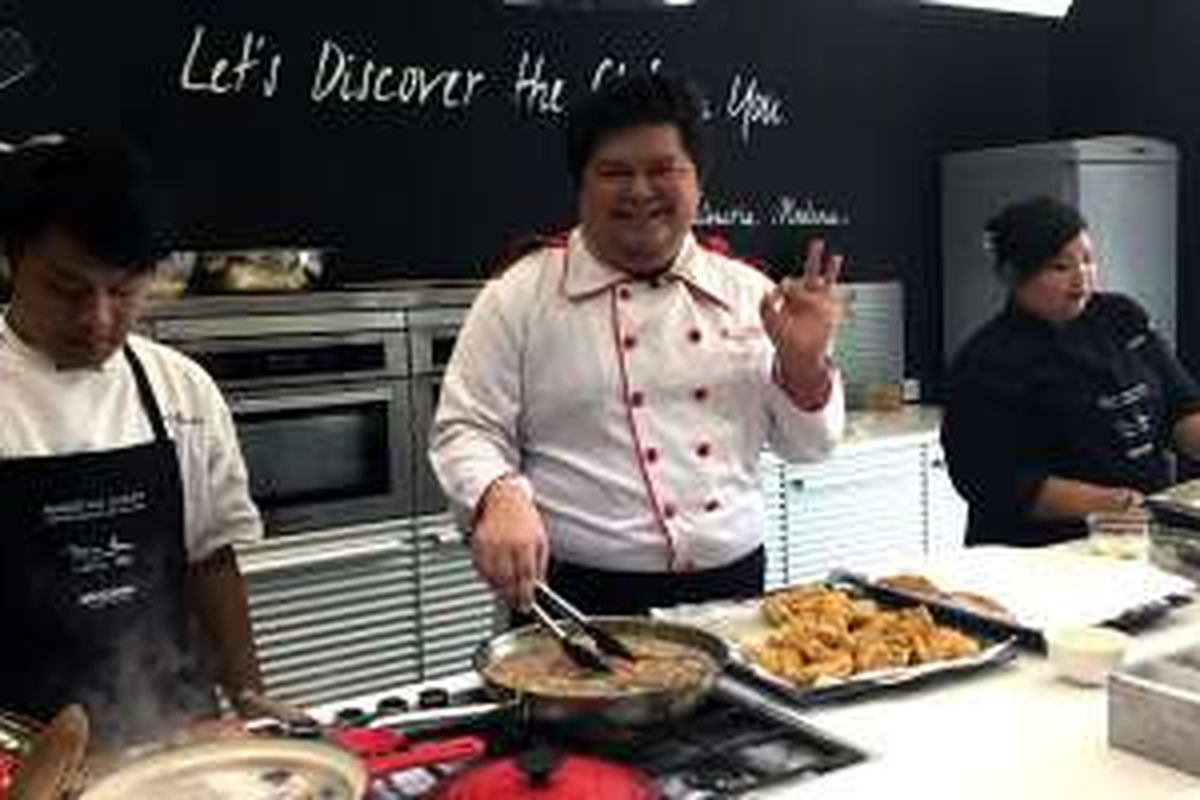 Chef Kiky Ceria dalam Korean Cooking Class with Modena Chef.