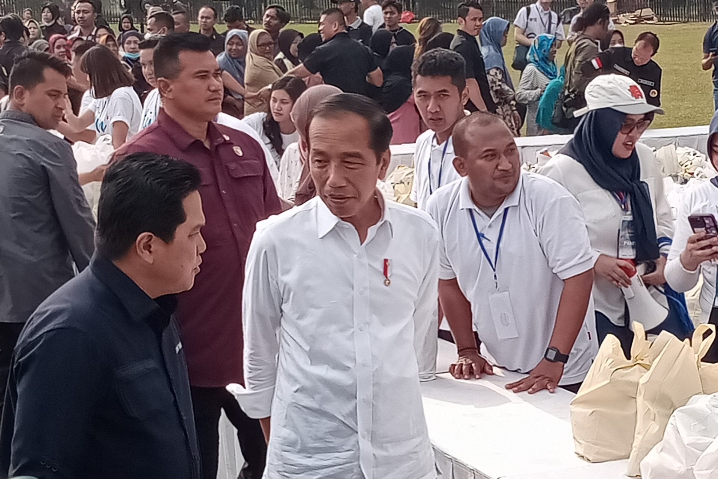 Demi Bertemu Presiden Jokowi, Ribuan Warga Serbu Pasar Rakyat Kota Malang