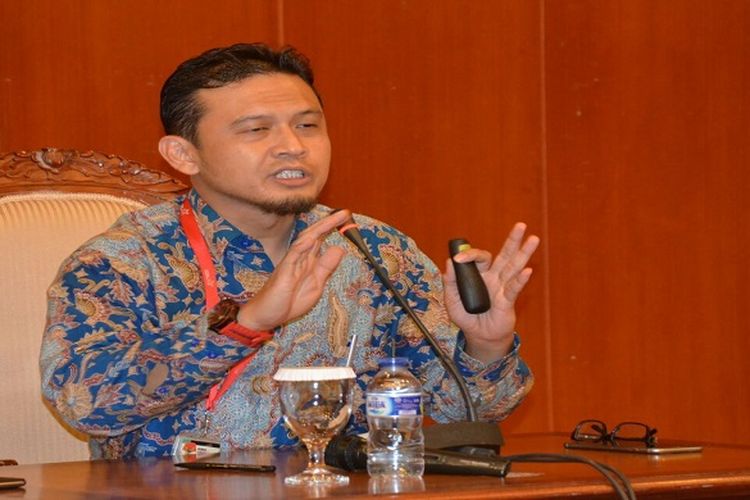 Ketua Satgas Koordinasi Supervisi Pencegahan KPK Asep Rahmat Suwandha saat memberikan sosialisasi transformasi Jaminan Sosial Perlindungan TKI kepada PPTKIS, di Kantor Kemnaker, Senin, 31 Juli 2017.