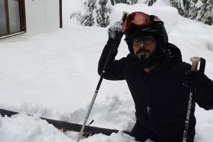 Hassan Al-Kontar, pria asal Suriah yang sempat tinggal 7 bulan di Bandara Kuala Lumpur kini menikmati hidup di Kanada. (Twitter/Hassan Al-Kontar)
