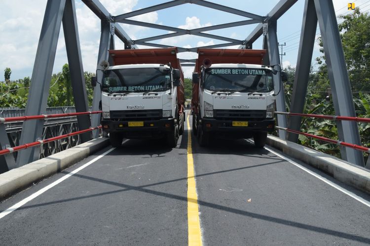Perbaikan Jembatan Ngantru di Kabupaten Ngawi tuntas