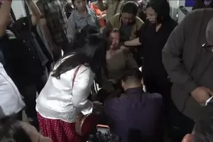 Ibu Korban Keracunan MBG Menangis di Depan Kepala BGN: Apa Sebenarnya Racun yang Dimakan Anak Saya?