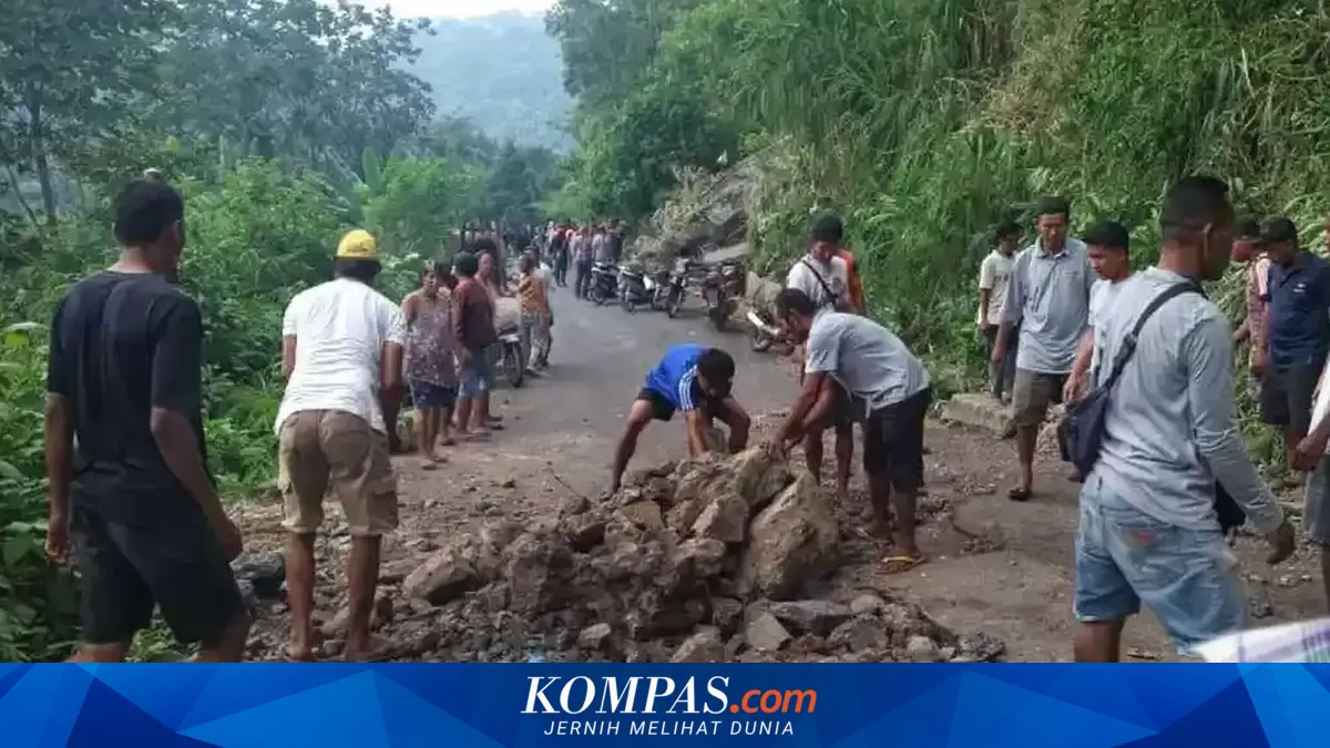 Longsor Tutup Jalan Desa Ua, Warga Selalejo Terjebak Usai Gempa dan Pasar