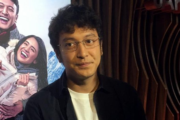 Artis peran Dimas Anggara saat diabadikan di peluncuran poster, trailer dan soundtrack film London Love Story 2 di Hard Rock Cafe, SCBD, Jakarta Selatan, Rabu (1/2/2017).