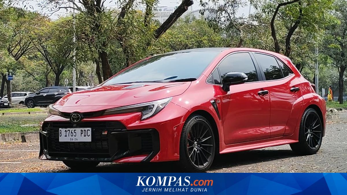 Interior Toyota GR Corolla: Simpel, Fokus untuk Pengemudi