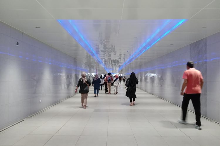 Terowongan penghubung Stasiun Jurangmangu dan Bintaro Jaya Xchange Mall