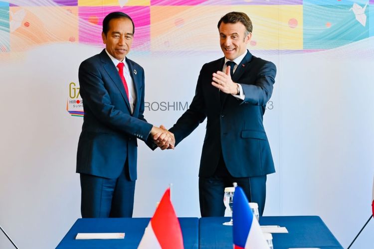 Presiden Joko Widodo mengadakan pertemuan bilateral dengan Presiden Prancis, Emmanuel Macron, di Hotel Grand Prince, Hiroshima, Jepang, pada Minggu (21/5/2023).