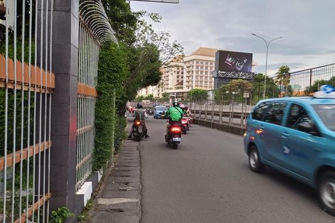 Ingin Dibuatkan Trotoar di Jalan Arjuna, Ketua RT: Bagaimana Urusannya dengan Pemprov?