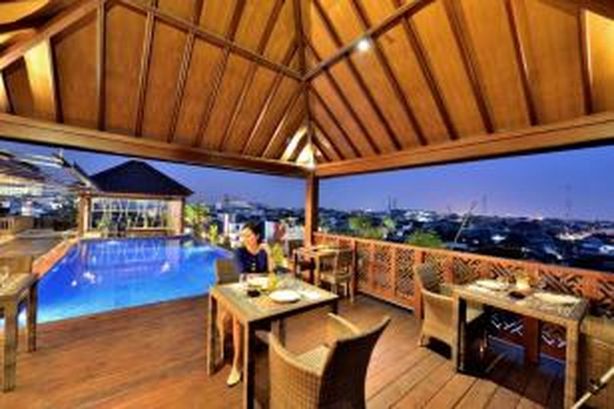 Lotus Sky Lounge di Hotel Dafam Fortuna Malioboro Yogyakarta 