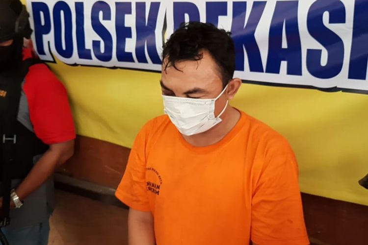 CP (39), pencuri sepeda motor ditangkap polisi setelah tepergok warga Kampung Rawapasung, Kotabaru, Bekasi Barat, Rabu (15/1/2020).