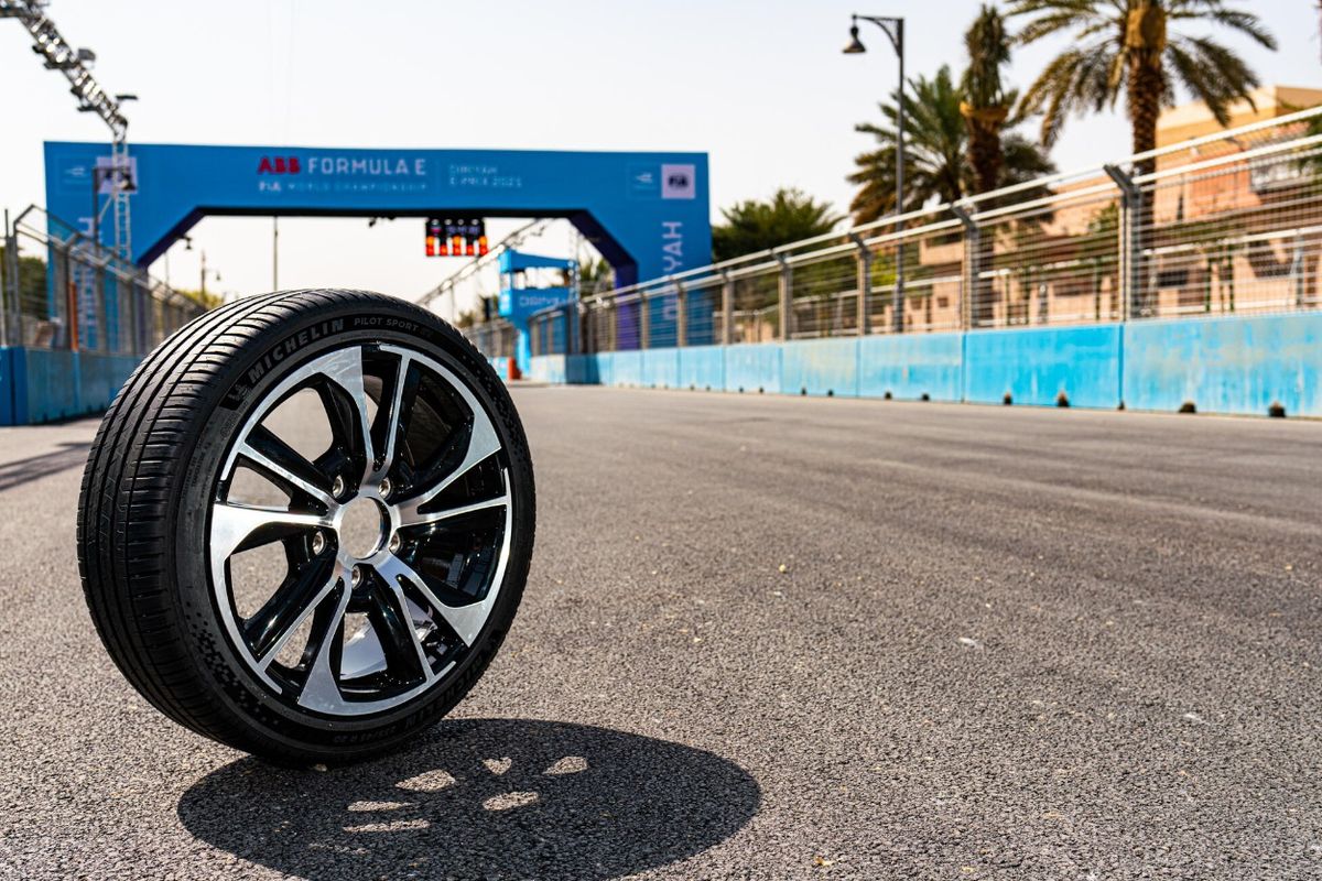 Michelin melansir ban baru Michelin Pilot Sport EV.