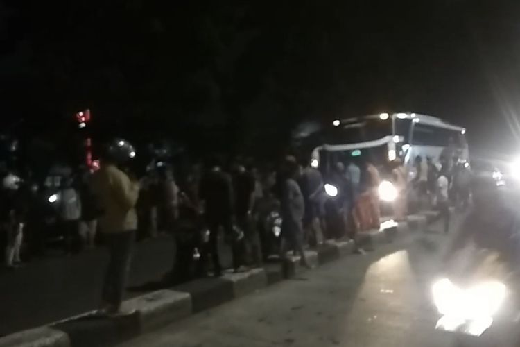 Aksi diduga pembegalan terjadi di Gang 100 RT 01 RW 02 Jalan Raya Lenteng Agung tepatnya di dekat Halte Politeknik Bunda Kandung, Lenteng Agung, Jagakarsa, Jakarta Selatan pada Rabu (28/4/2021) dini hari.