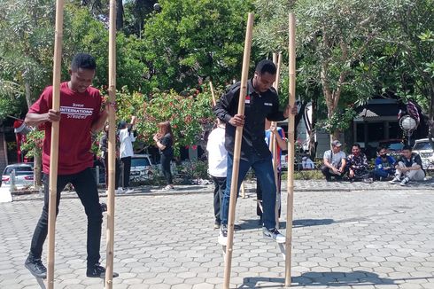 Saat Mahasiswa Asing Ikut Memeriahkan HUT Ke-77 RI di Kota Malang...