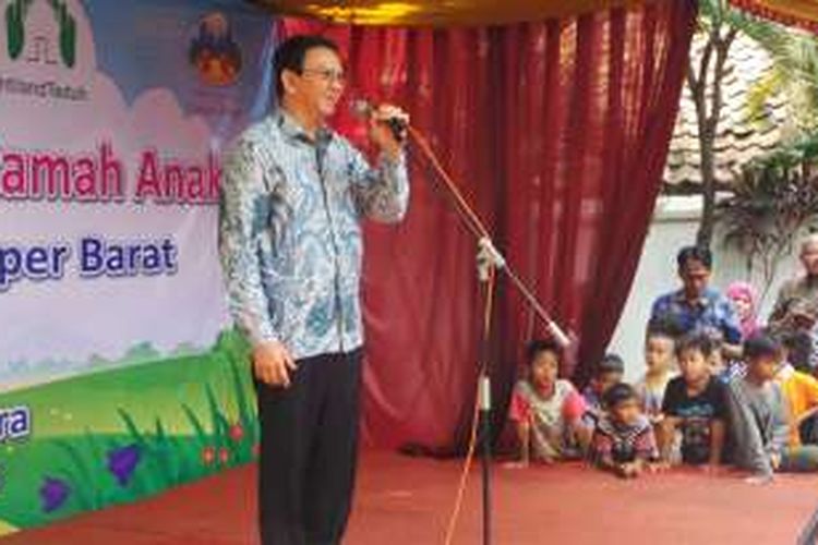Gubernur DKI Jakarta Basuki Tjahaja Purnama meresmikan RPTRA Semper Barat, Sabtu (22/10/2016).