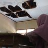 Plafon Ruang Kelas SDN di Magetan Ambrol, 3 Tahun Tak Ada Perbaikan